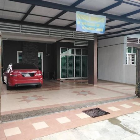 Farisha Homestay Алор Сетар Екстериор снимка